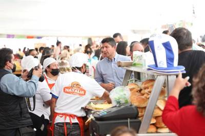 Más de 20 mil personas espera la Feria de la Cemita en Puebla