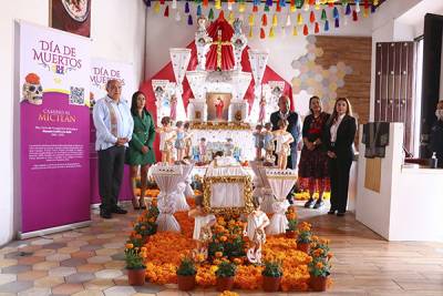 Cultura y Turismo inauguran Corredor de Ofrendas; hay altares en 8 edificios del Centro Histórico