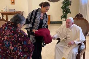 Papa Francisco recibe a artesanas de Puebla