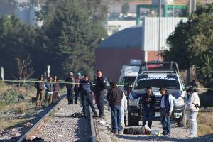 Mataron a una mujer a golpes en las vías del tren en Xochimehuacan