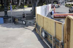 5 de julio quitarán valla del zócalo de Puebla, tras fallida remodelación