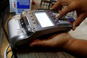 Condusef pide revisar estados de cuenta tras falla de terminales bancarias