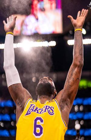 NBA: Lakers de LeBron eliminan a los Warriors de Curry y habrá nuevo campeón