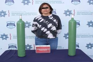 SSC Puebla detiene a mujer que robó tanques para almacenar oxígeno medicinal