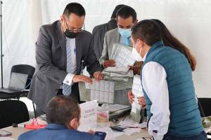 Recuentan votos de elecciones municipales de Xiutetelco y Tlaola