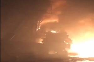 VIDEO: Se incendia fábrica de cera en Texmelucan y evacúan a más de 100 personas