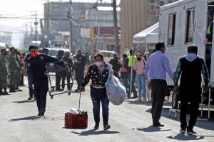 Mantendrán 72 horas búsqueda de personas en edificio colapsado en Puebla
