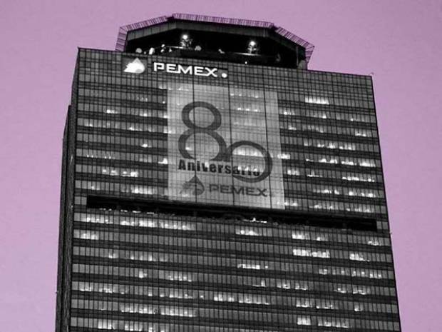 Pemex recorta 375 plazas para ahorrar 549.2 millones de pesos