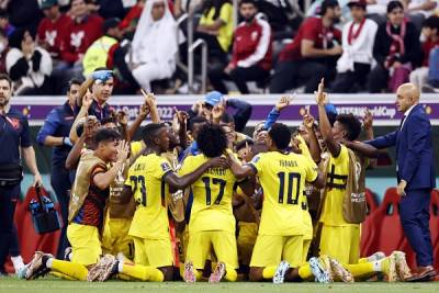 Qatar 2022: Ecuador gana 2-0 a los anfitriones en el juego inaugural