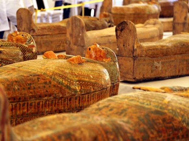 Egipto descubre 30 sarcófagos con momias perfectamente conservadas