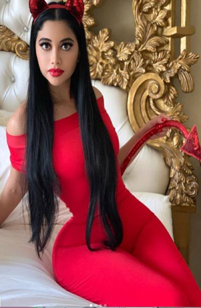 Jailyne Ojeda declara guerra de derrieres a Yanet García y Miss Bumbum