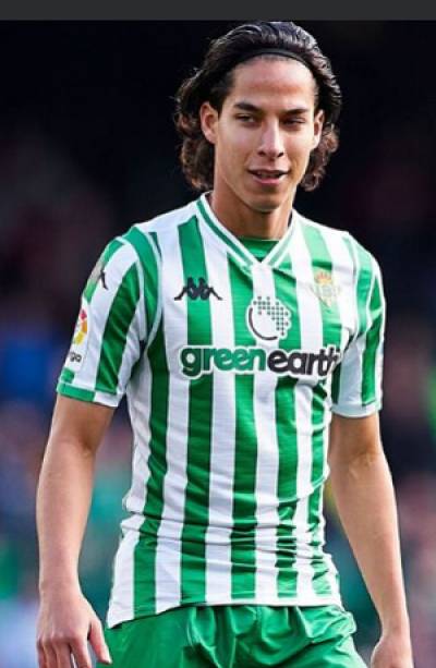 Diego Lainez debutó con el Betis