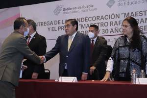 Escuelas en Puebla no serán centros de operación política: Barbosa Huerta