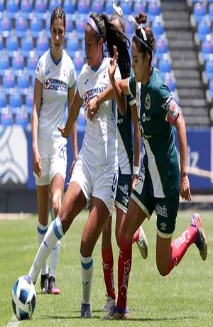 Puebla Femenil golea 3-0 a Cruz Azul en el Cuauhtémoc