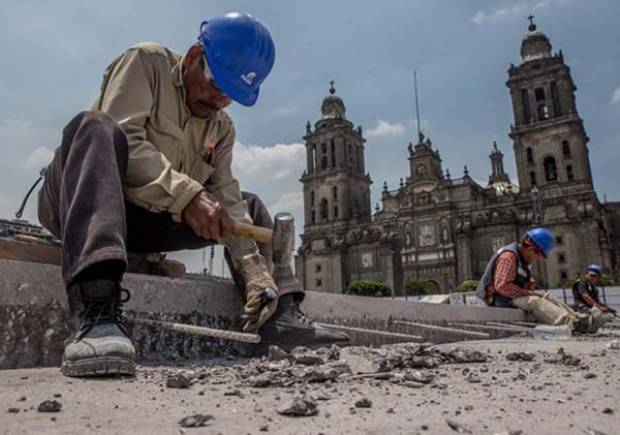 Gobierno de AMLO adjudicó 46% de la obra pública sin licitación