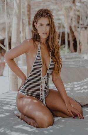 Vanessa Claudio disipa rumores de embarazo con bikini