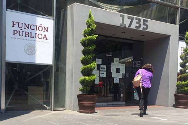 Burócratas federales volverán a oficinas a partir del 1 de agosto