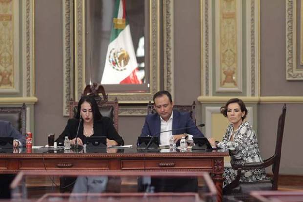 MBH manda iniciativa al Congreso de Puebla para regular honorarios de abogados