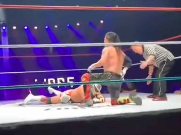 Muere en el ring el luchador Silver King en Londres