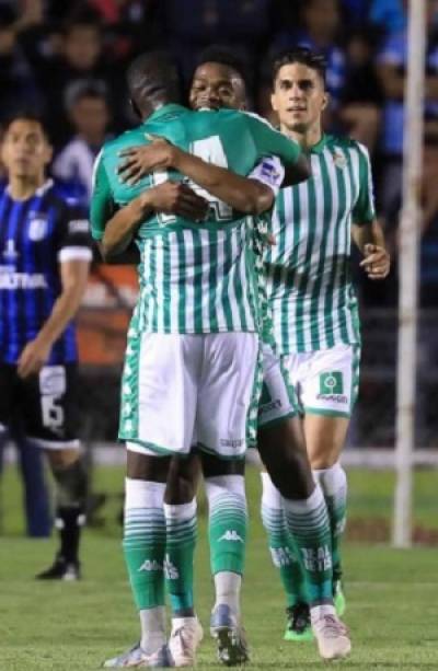 Real Betis derrotó 2-0 a Gallos Blancos de Querétaro