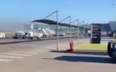 VIDEO: Sicarios disparan contra avión que aterrizaba en el aeropuerto de Culiacán