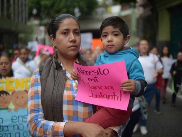 Siguen protestas por cierre de estancias infantiles