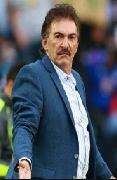 Ricardo La Volpe se ampara ante posible aprehensión por caso de podóloga en Chivas