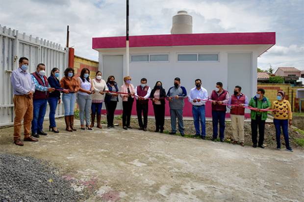 Cuautlancingo: Lupita Daniel inaugura módulos sanitarios en primaria &quot;Tierra y Libertad&quot;