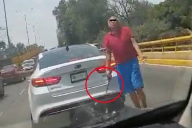 VIDEO: Capturan a sujeto que atacó el vehículo de una familia en CDMX