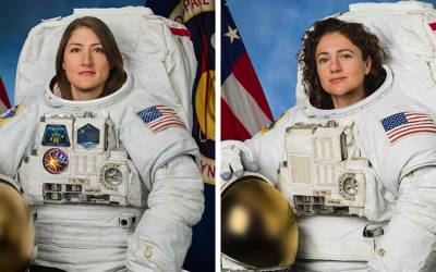 Dos mujeres realizan caminata espacial