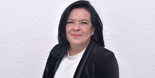 Directora del DIF nacional “rasuró” sueldos a mil empleados, acusan