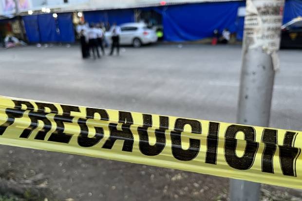 Muere trabajador al caer del techo de una bodega en el parque La Resurrección