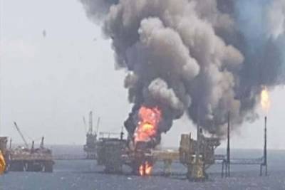 Explosión en plataforma de Pemex deja al menos 5 lesionados