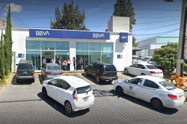 Banco no quiso recibirle 400 mil pesos a cuentahabiente y lo atracan en Zavaleta