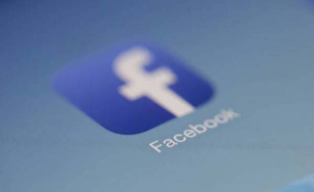 Facebook trabaja en su propio asistente de voz