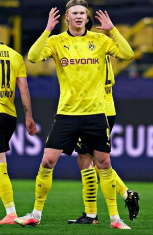 Borussia Dortmund empata 2-2 pero deja al Sevilla en el camino en la UCL