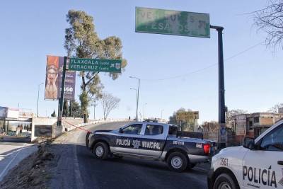 Hallan cadáver embolsado en la autopista Texmelucan-Tlaxcala