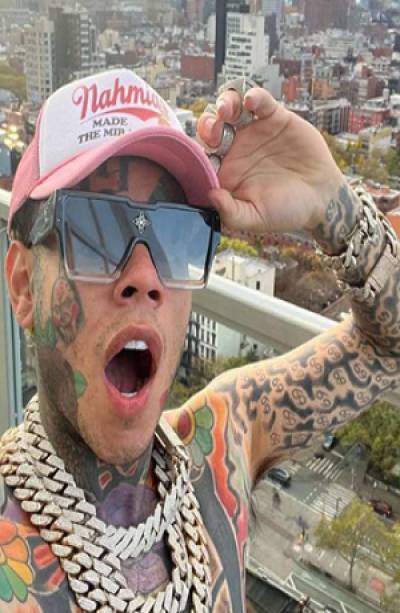 Tekashi 6ix9ine, rapero con raíces poblanas, es golpeado en gimnasio de Miami