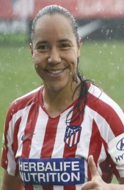 Charlyn Corral renueva con el Atlético de Madrid hasta 2022