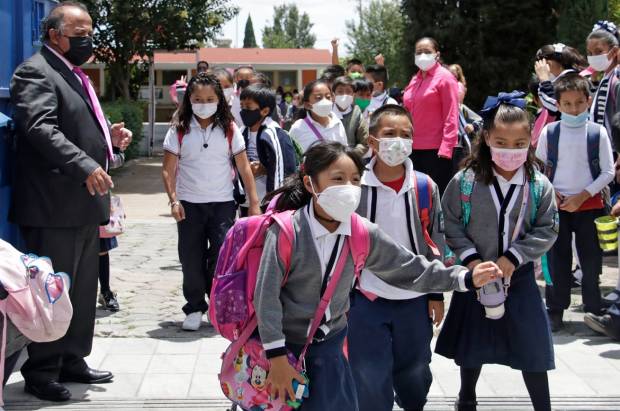 SEP: con tres casos COVID se pueden suspender clases de un grupo