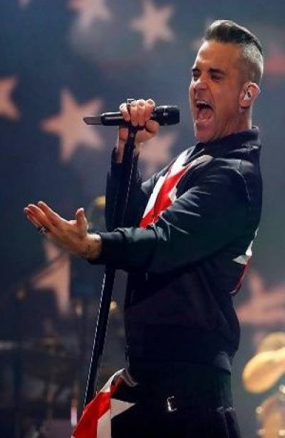 Robbie Williams conquista con su irreverencia a sus fans mexicanos