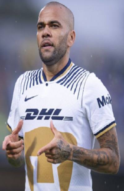 Dani Alves regresará a Pumas tras las fiestas navideñas