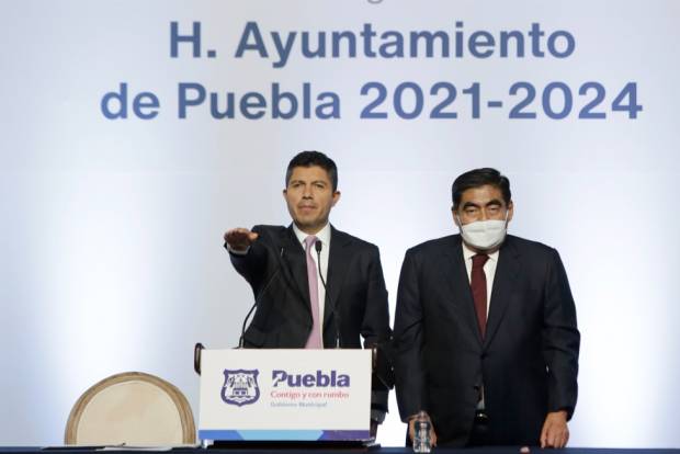 Eduardo Rivera asume la alcaldía de Puebla; MBH afirma que no será obstáculo para el gobierno municipal