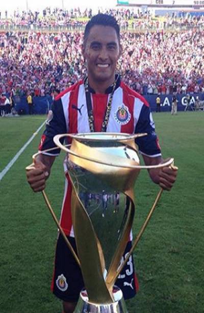 Gallito Vázquez regresa al rebaño de Chivas