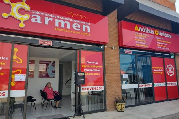 Roban pantallas de un laboratorio de la colonia El Carmen