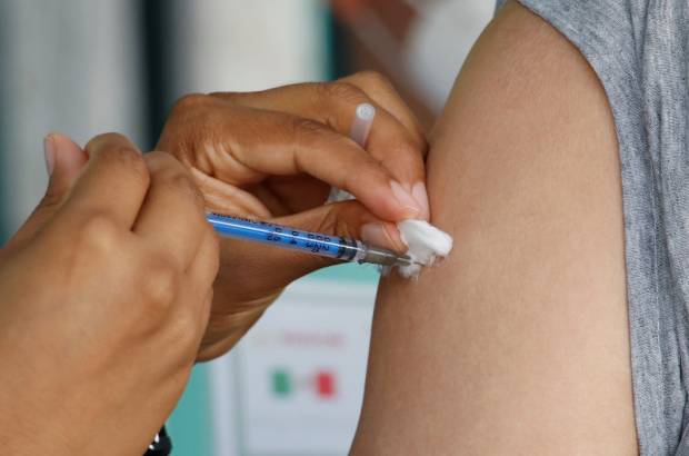 Arrancan vacunación COVID casa por casa en 10 municipios poblanos