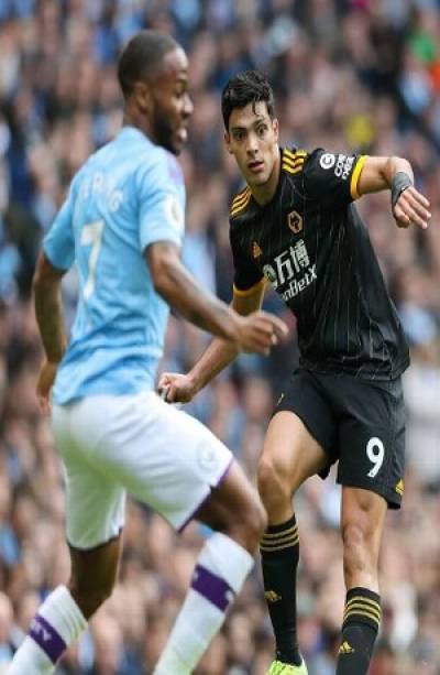 Raúl Jiménez tuvo doble asistencia en victoria sobre el Manchester City