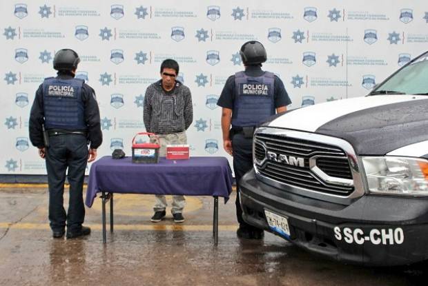 Multiladrón de vehículos VW es capturado en el centro de Puebla