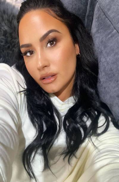 Demi Lovato se mostró al natural en redes sociales