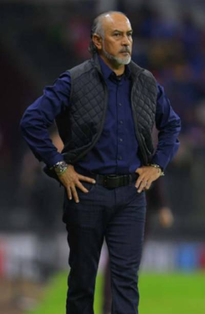 Cruz Azul dice adiós al &quot;Potro&quot; Gutiérrez; &quot;Chepo&quot; de la Torre se acerca